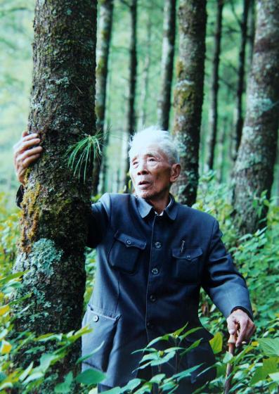 当了11年地委书记，管着五个县几百万人，退休的时候一摸兜——全部家当9600块。