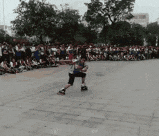 爆笑GIF: 虽然你违规停车了, 但是我没有违规走路啊
