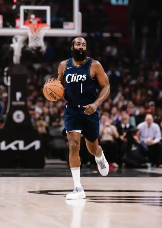 快船应该给各队和联盟施加压力大家都是同一利益链上的，说在直白点，快船越输雷霆越