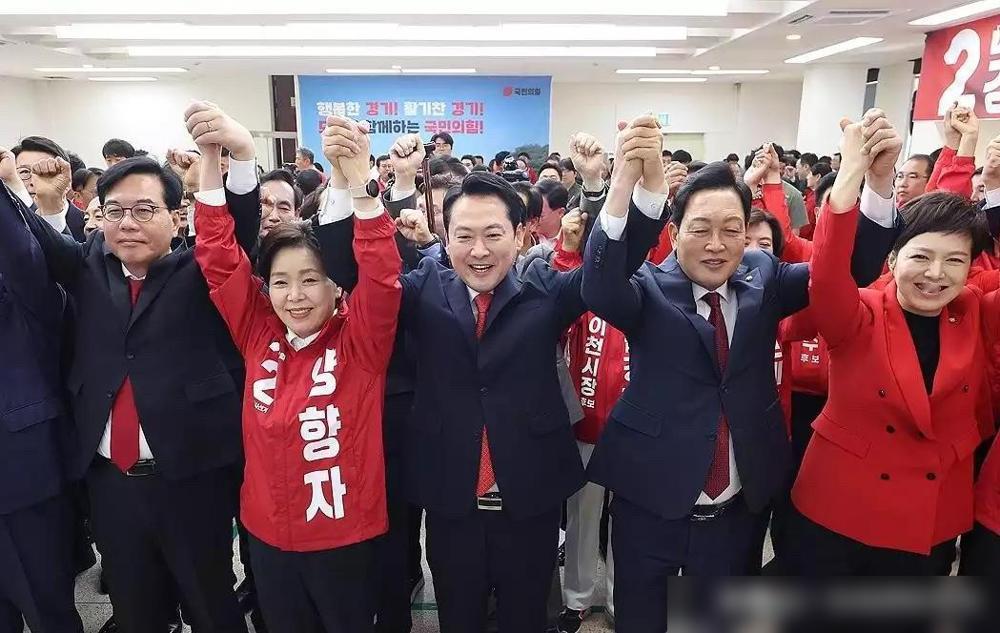 5月6日，韩国国民力量党党首张东赫，在京畿道地方选举誓师大会上，现场火力全开，对