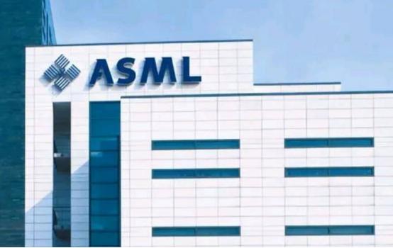 荷兰宣布对向中国出口部分光刻机的许可收紧,ASML称部分订单和服务将受影响。