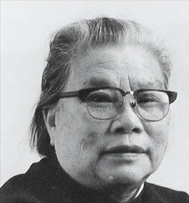 朱德元帅的孙子被执行枪决的第二天，他的夫人康克清正常外出工作，上班路上，她平静地