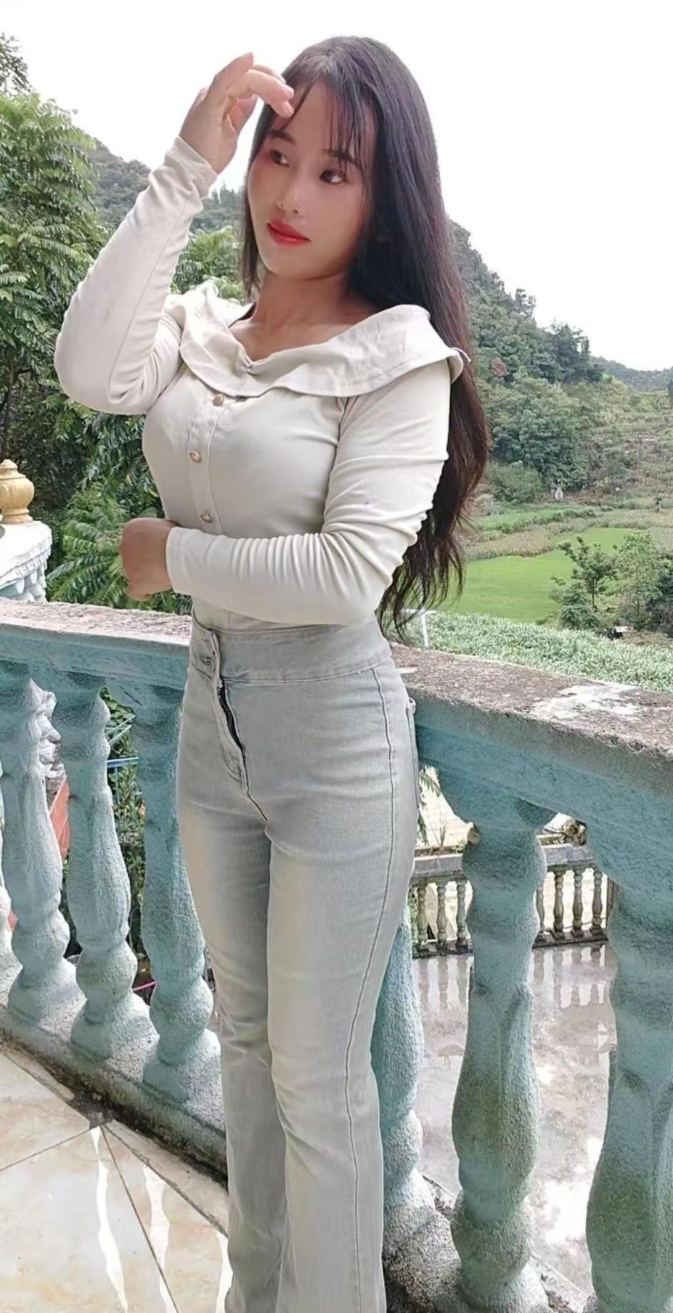 牛仔裤日常高级感搭配紧身牛仔裤美不美