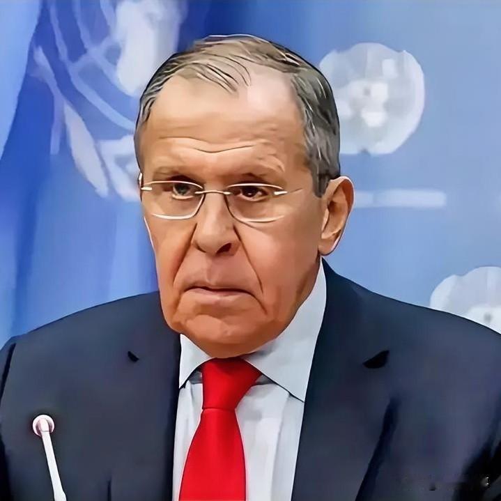 拉夫罗夫这次真火了。刚坐下谈合作，转头就下黑手。俄罗斯外长拉夫罗夫18日直接