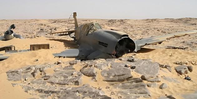 1964年，中国第一颗原子弹爆炸前夕，为了防止敌人窃取情报，指挥部派出战士进入试