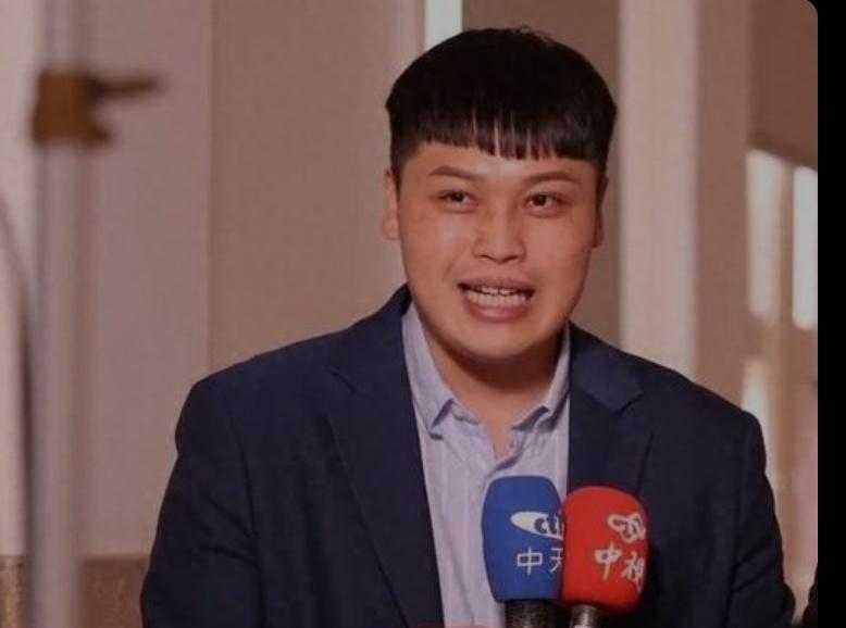 中天新闻在台湾的存在就是民进党的眼中钉肉中刺，前几年直接把中天的电视台牌照没收，