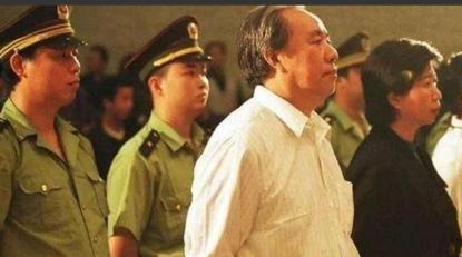 1997年，中国首富牟其中提议：炸掉珠穆朗玛峰，把喜马拉雅山炸开一个大口子，让印