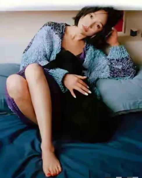 这是谁？😯😯😯从头美到脚的的大美女你认出来了吗？[比心][震