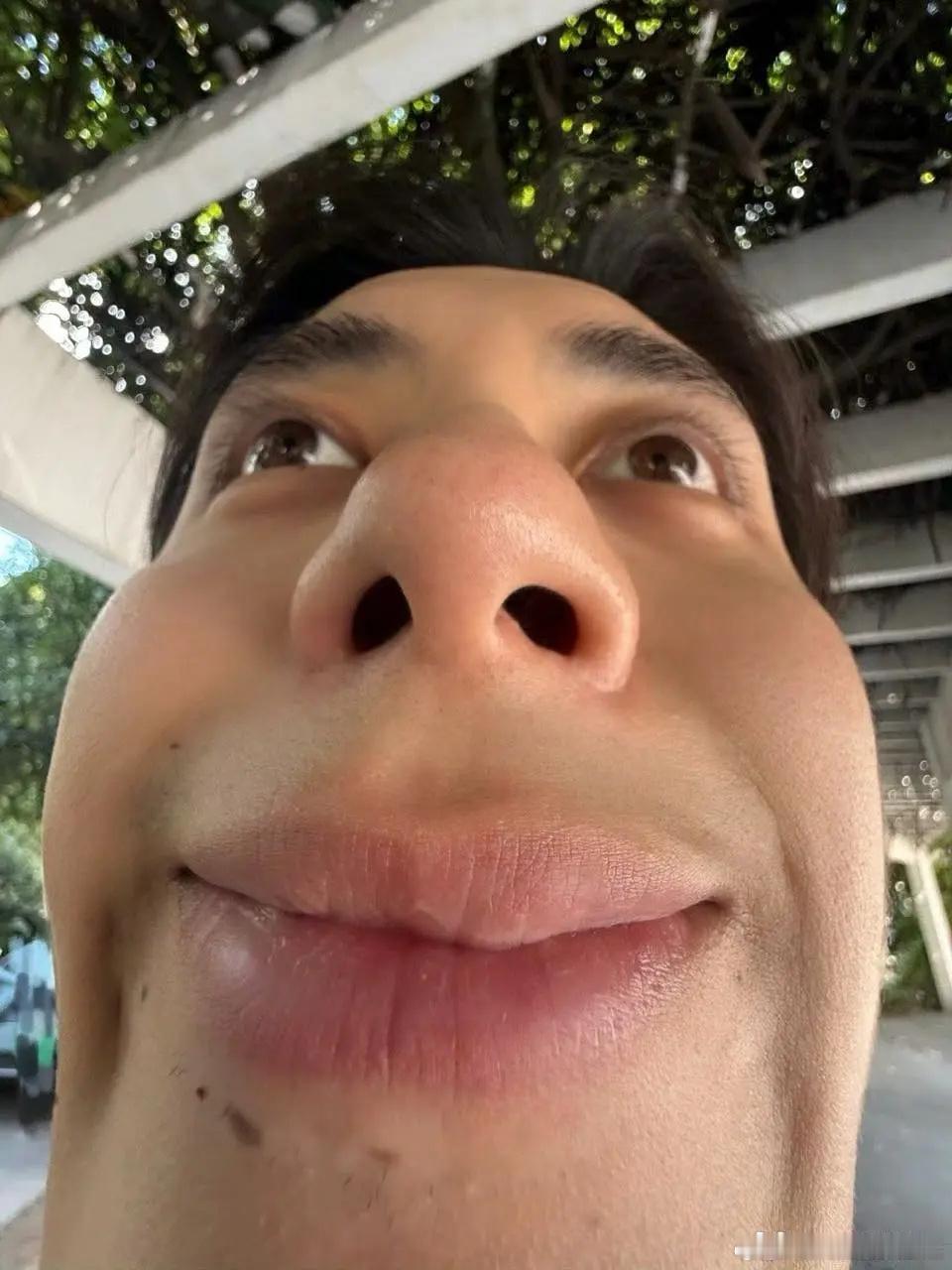 🗿​​​