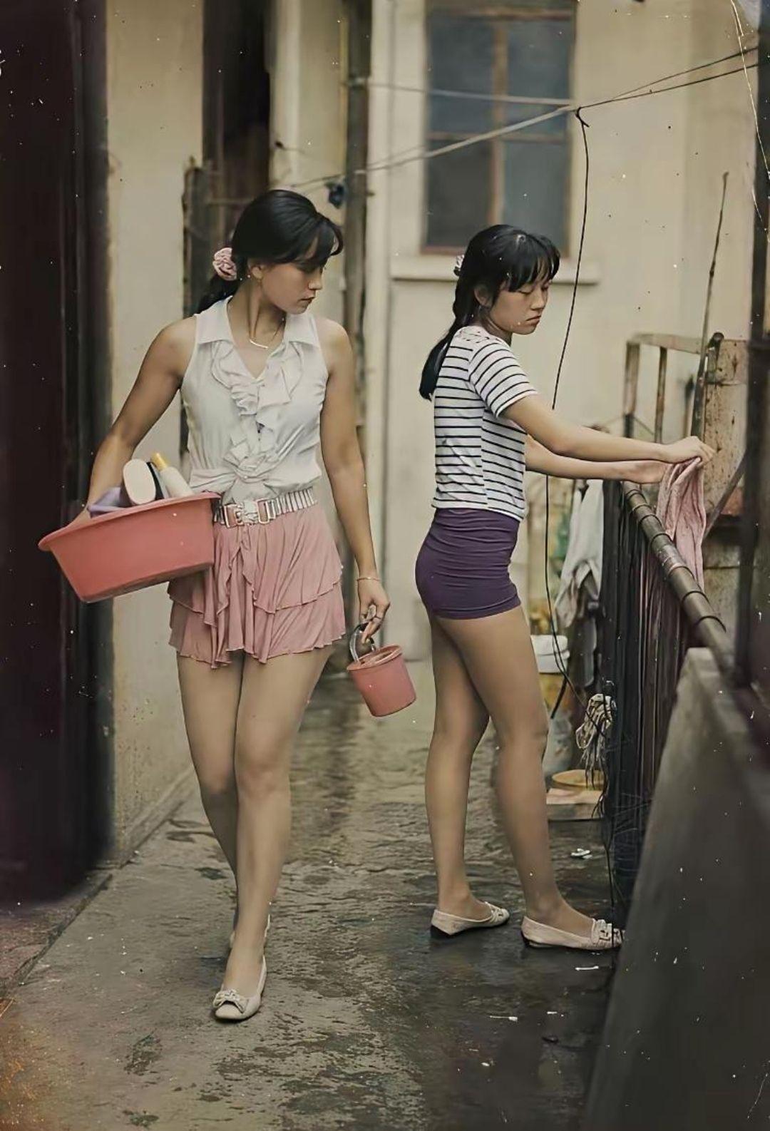 80年代刚下班的女工