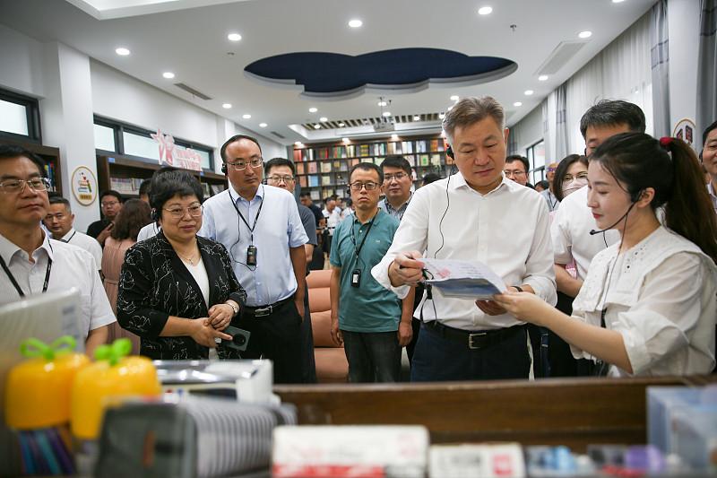 最近不少老师群里传“教师工资由省级财政兜底”，有人欢喜有人疑。先把话说清楚：目前