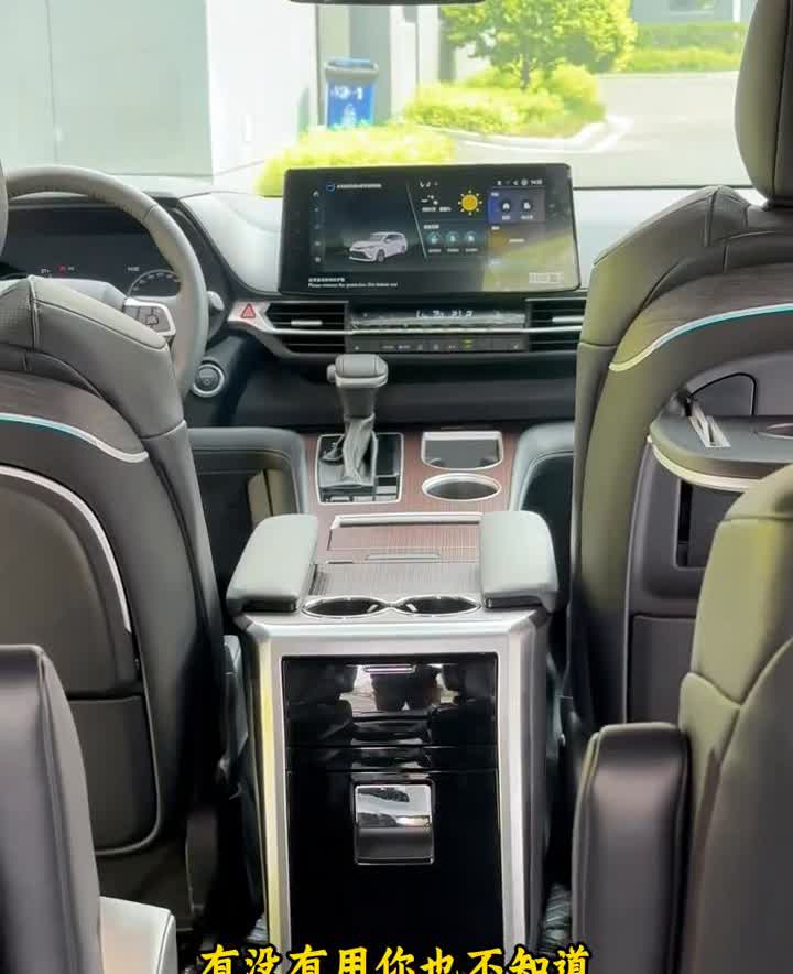 格瑞维亚四驱。四驱的格瑞维亚从提车、上牌、办手续、加装、升级都是由我们来给弄