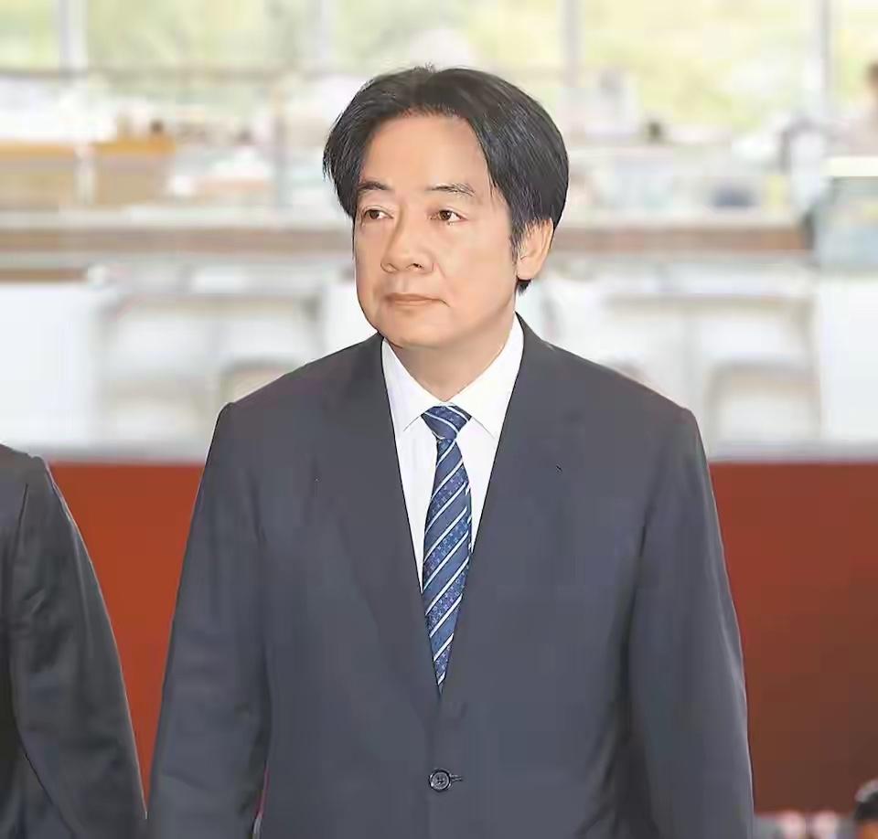 “阻止赖清德变成袁世凯”，台民意机构蓝白党团联合宣布弹劾提案“清德宗登基称帝