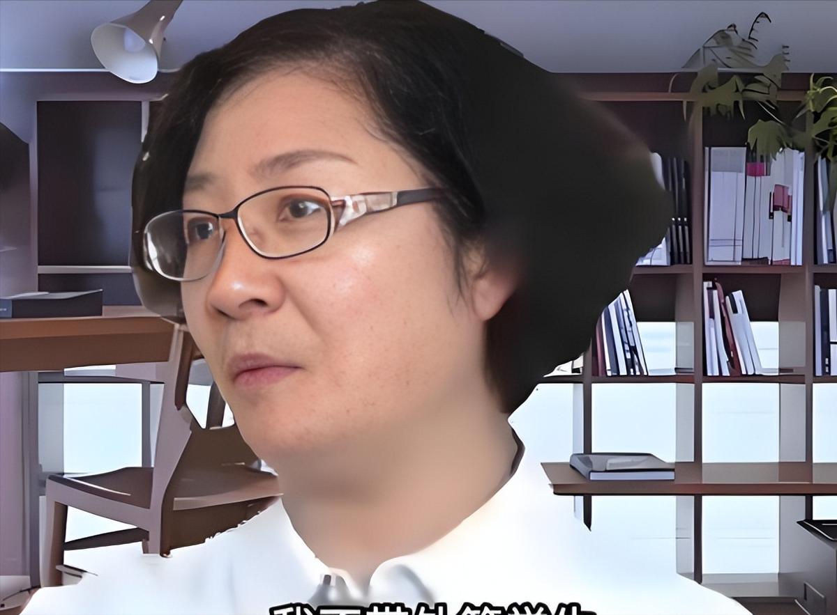 2022年，中医教授韩学杰因当众表示不收外籍学生，而遭到了猛烈批评，纷纷指责她不