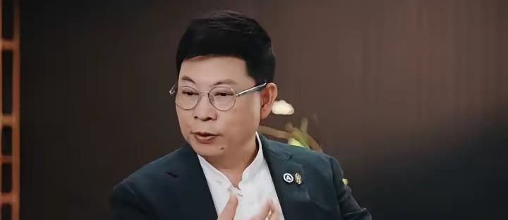 为什么余承东在短短几年时间，就可以改写汽车发展方向？并且五界成为领头羊一