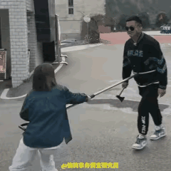 与其说是演习，不如说逗女生开心，这种实力差距明显的演习丧失了意义