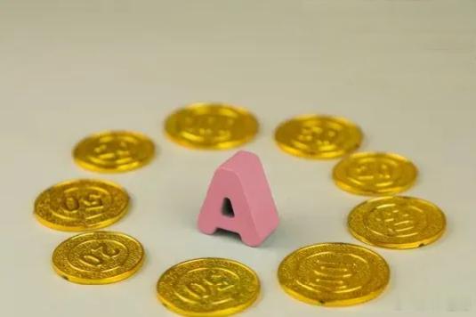 6月份首个交易日，科创50指数跌5个点，创业板指数跌2个点，大盘指数跌幅0.27