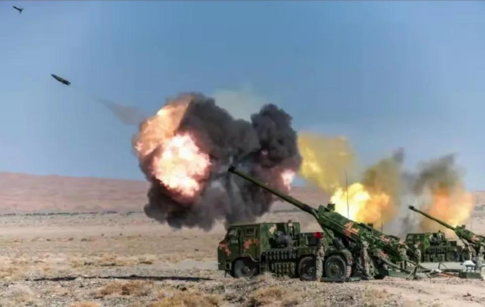 日本的风向变了！演习的炮火一声接一声！从南到北炮声没停过。火箭军展示战备