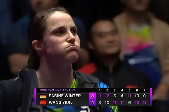 WTT美国大满贯赛正赛首轮，女单赛场出现三个“爆冷出局”的选手1，沙宾.温