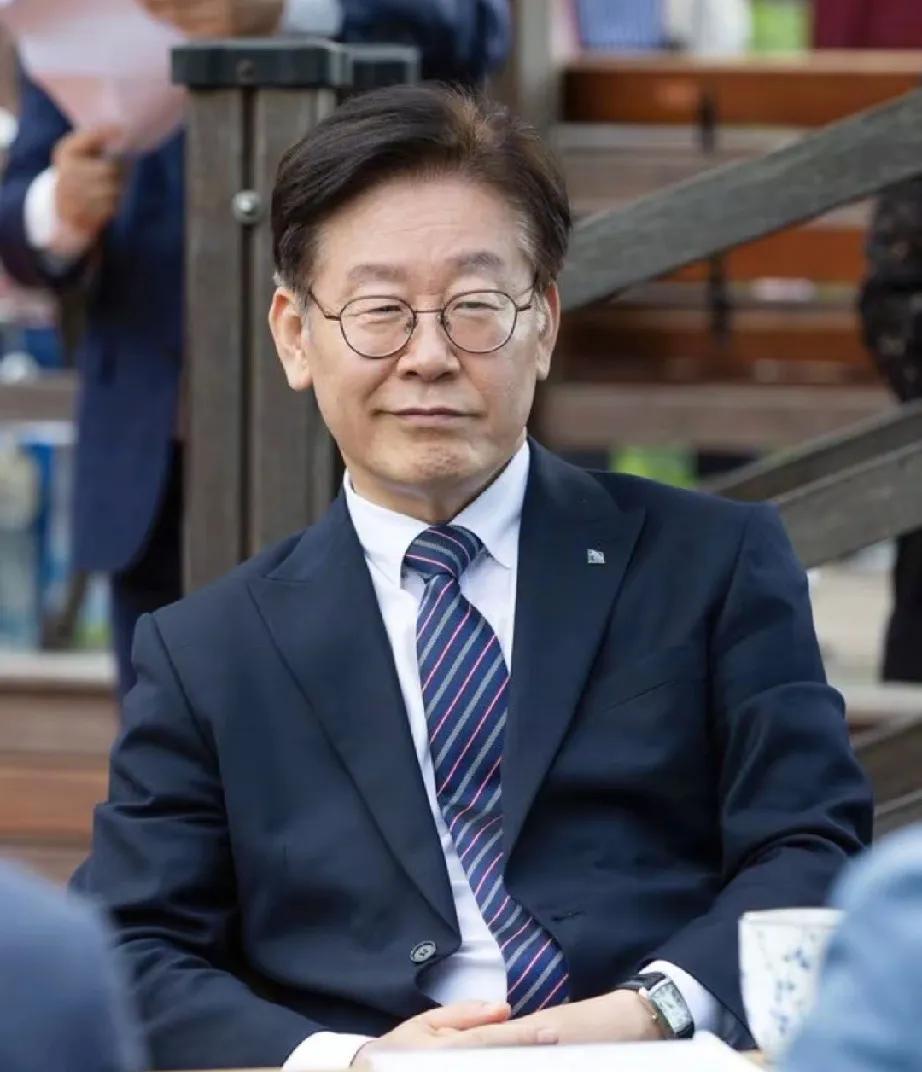 李在明的野心未免太大了些！不愧是从底层一步步走到韩国最高点的男人，也是真的敢想