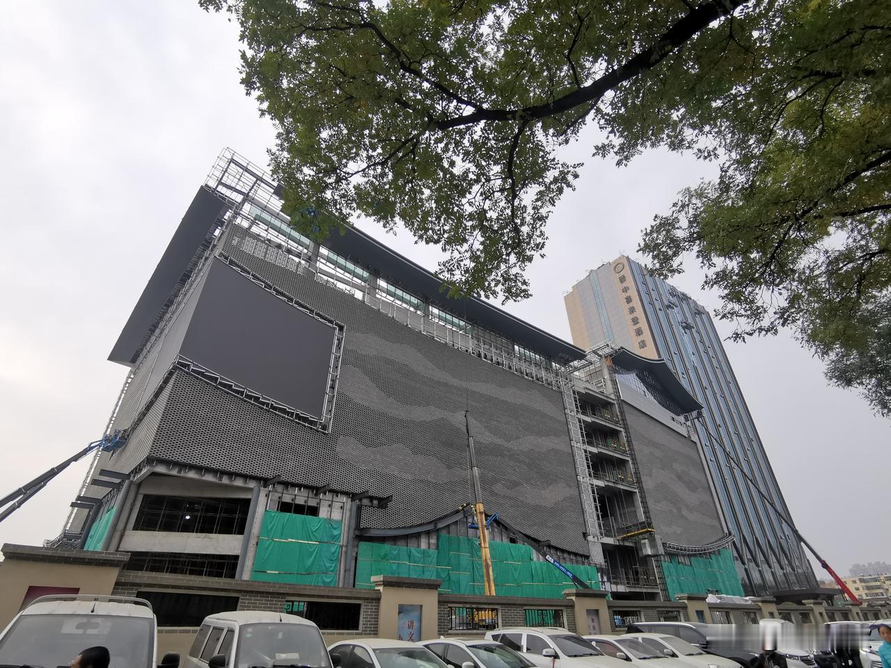 一座四线小城，又一座五星酒店和大型商业综合体即将诞生！看来，这座城市还是有一些