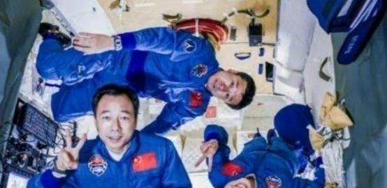 为什么大家都不提中国空间站了？因为没脸提，跟国际空间站差距太大！中国空间站可不是