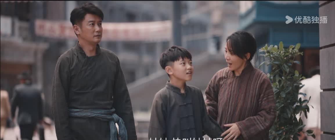 《灼灼韶华》褚韶华的心软害得自己锒铛入狱！周燕虽然坏，但她有一句话没有说错。褚韶