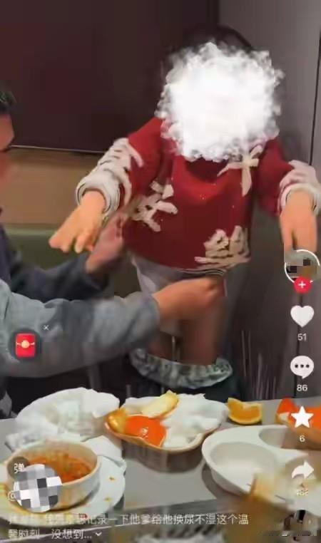 又一个不怕死的人来了。前不久有人在海底捞锅里小便，被法院判赔100多万并公开