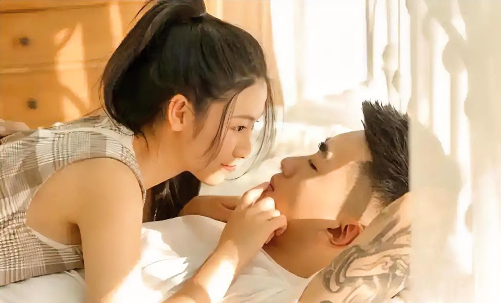 能接受开放式婚姻的90后的婚姻怎么样了我有个同事的闺蜜，92年的，结婚9年，