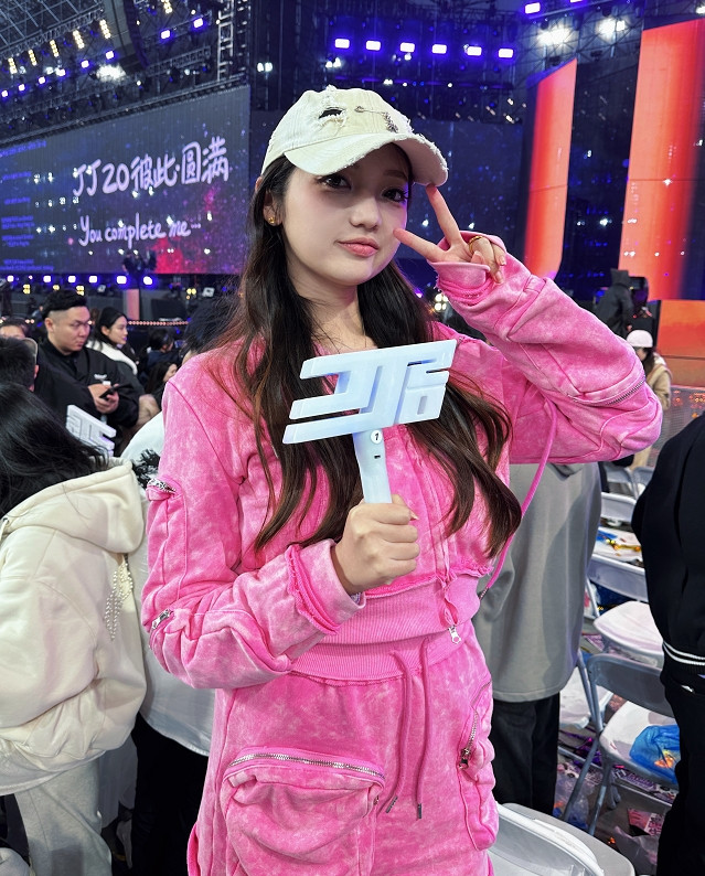<em>快乐星球</em>冰柠檬扮演者谈高君雨MCN