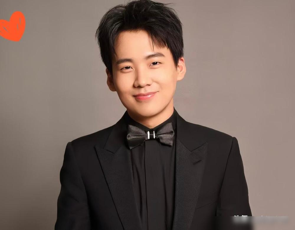 投资方嫌他流量不够，想把《庆余年3》的范思辙换成顶流，结果被制片组的实锤数据狠狠