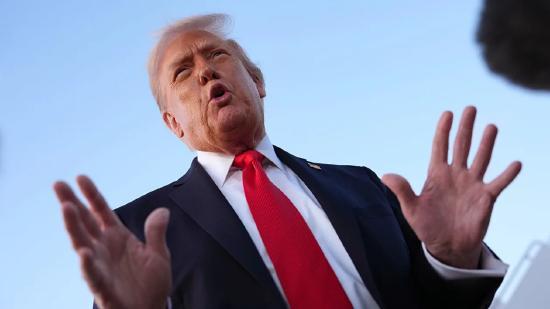 特朗普曾再次通告全球：台湾问题是中国自己的问题，美国尊重中国的任何一个举动，中国