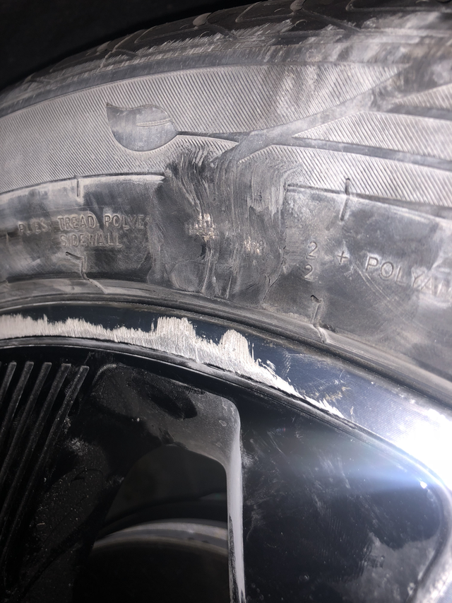 宋PLUSDM-I蹭了下马路牙子这样要紧吗？求教