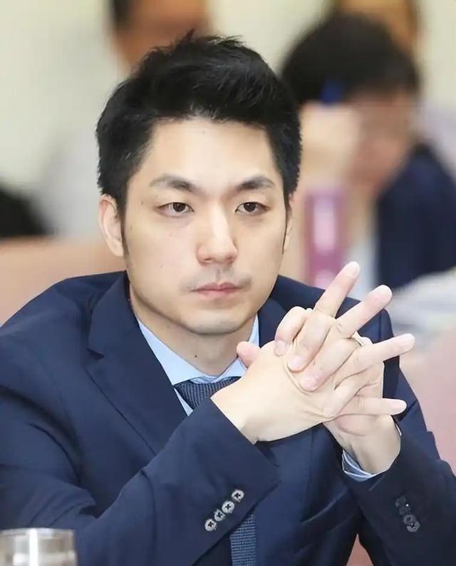 台北市长蒋万安撂了句狠话！他表示，如果大陆军机继续在台海绕飞演习，他就要停掉创办