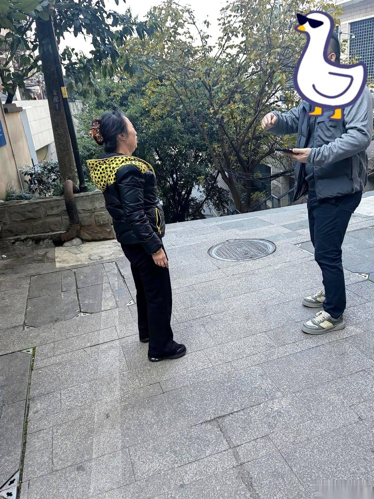 讲真，在重庆，你手里那个几千块的手机导航，有时候真的不如一张嘴好使！来了两天，