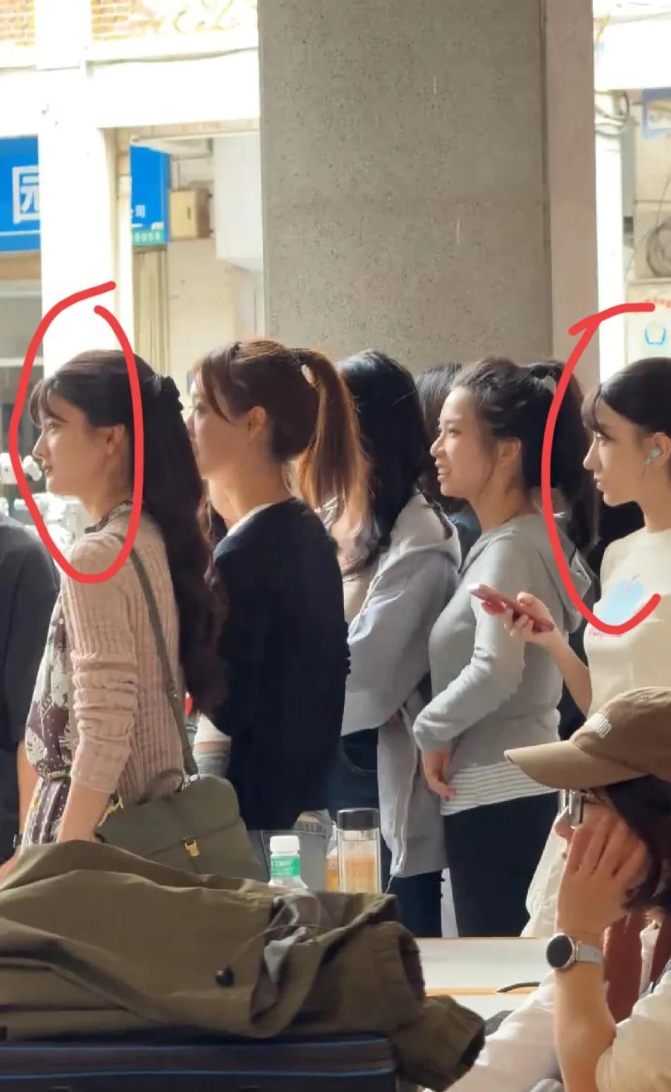 能给迪丽热巴当替身的姑娘，那颜值肯定差不了！别说三分像了，就算就一点像迪丽热巴，