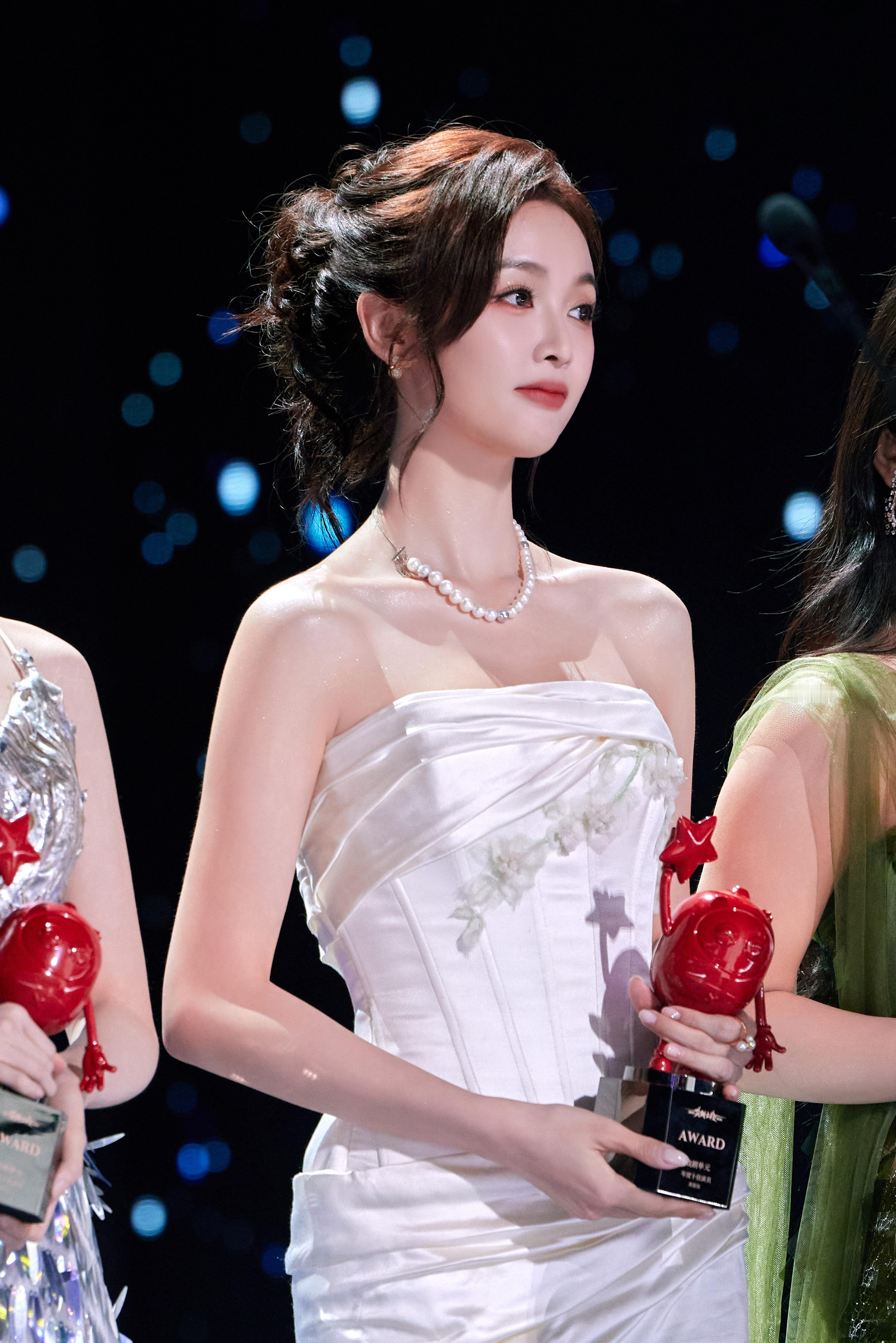 吴宣仪wxy吴宣仪叶星星星星掉进海里糖果掉进梦里而你（吴宣仪）掉进我心里