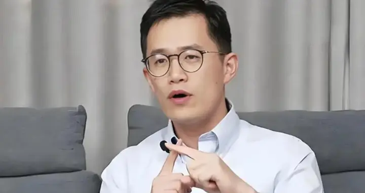 离开手机圈, 王腾吐槽手机价格过万, 功能升级却没有明显变化