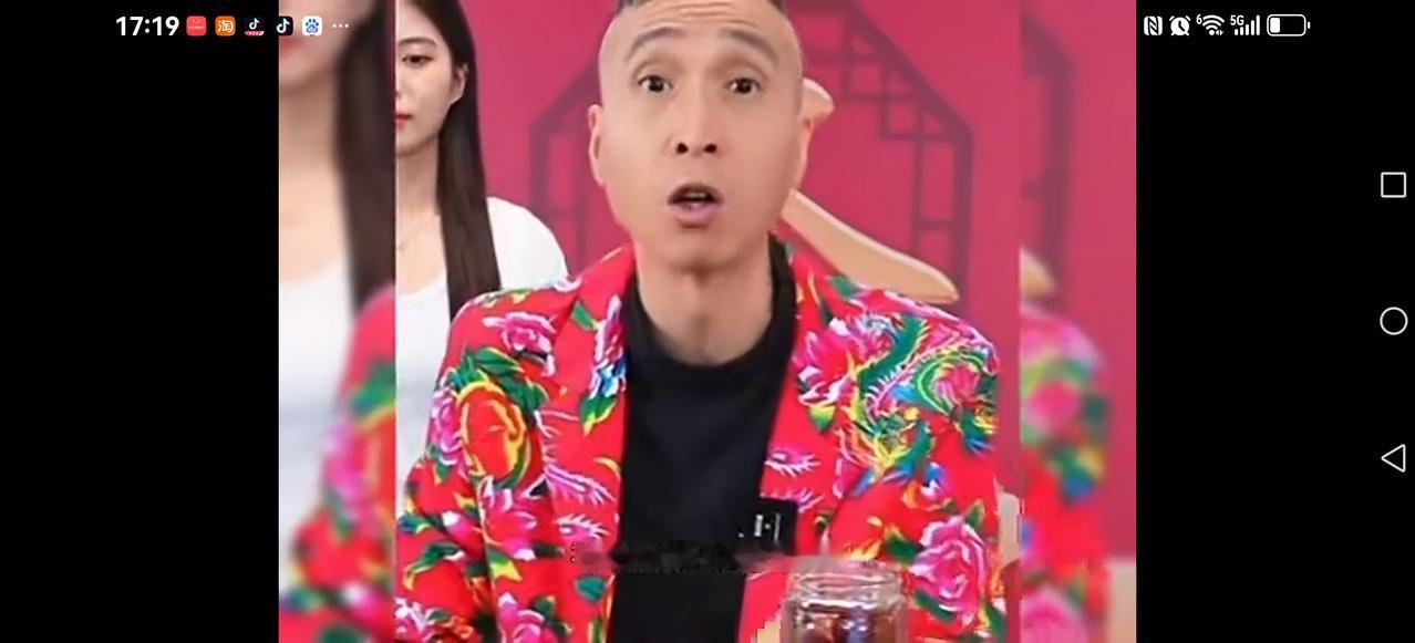 【这位大神评价】老郭与杨义在小剧场，小圆子，老郭天下无敌，绝对第一，杨义不及