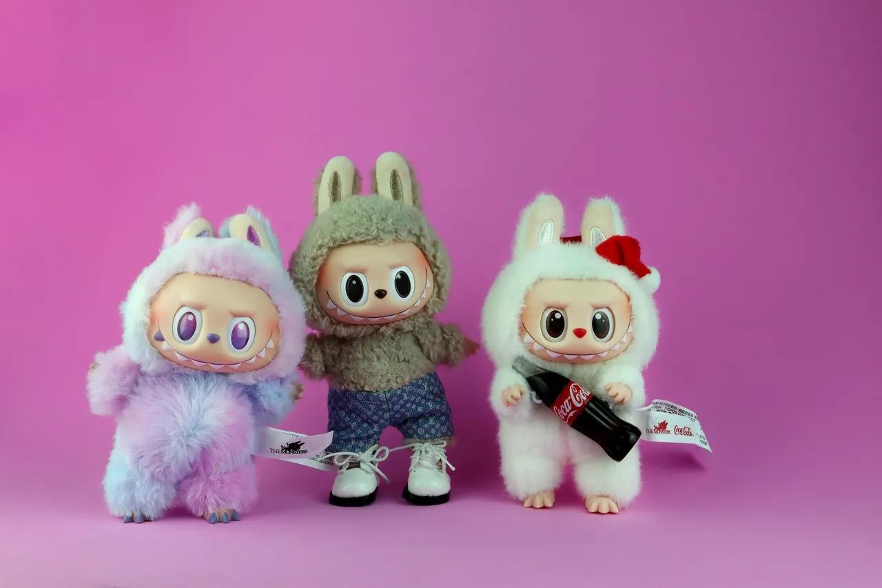 为什么年轻人喜欢Labubu？Labubu，是有着九颗牙齿，生活在森林里的可