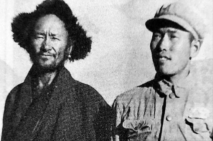 1951年，阿里驻军断粮，连马都杀了吃。眼看全军都要饿死，一个小战士干了一件事，