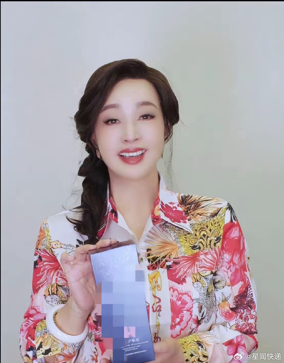 造谣刘晓庆去世的是她外甥刘晓庆这次是真寒心了！连更三条微博撕破脸皮，字字都是怒火