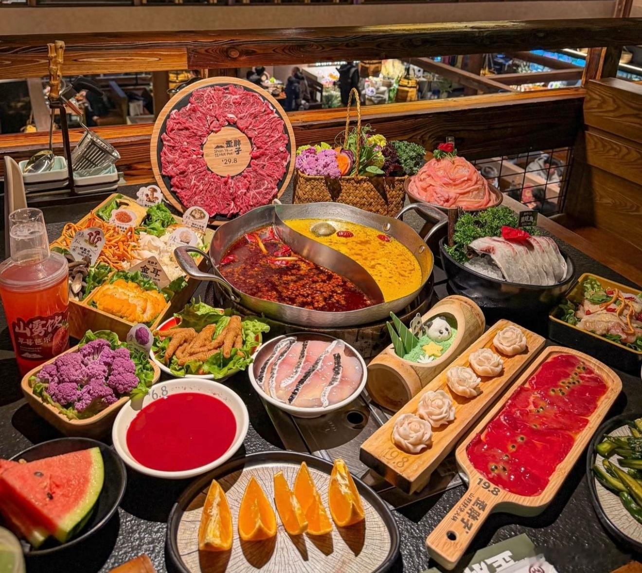 火锅最后一个吃什么菜收尾最后吃什么完全取决于自己能吃多少！每次点菜之前觉得不够吃