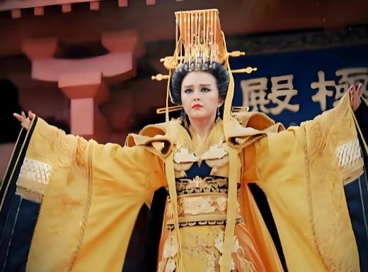 公元705年正月，洛阳上空阴云密布。八十二岁的武则天卧病在床，她一手建立的武周王