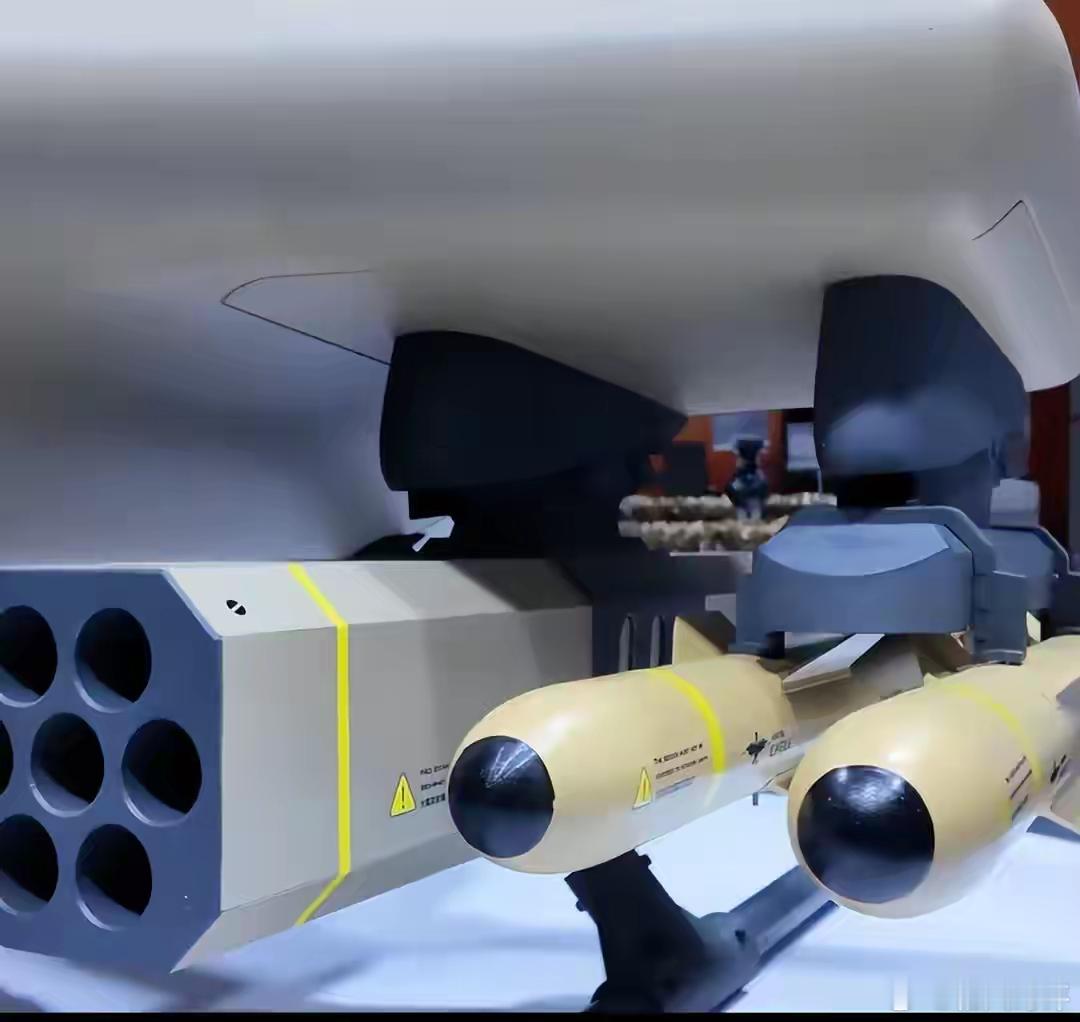 垂直起降为王牌，ZR-300撑起海陆空多面任务！近日，中国ZR-300超级之翼垂