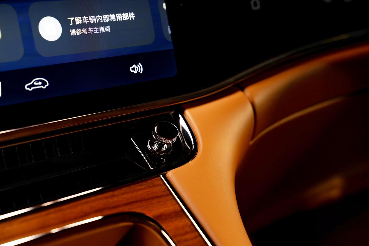 老板圈层新宠，尊界S800凭借硬核实力引发跟风潮最新一期的CEO深度研享会上，