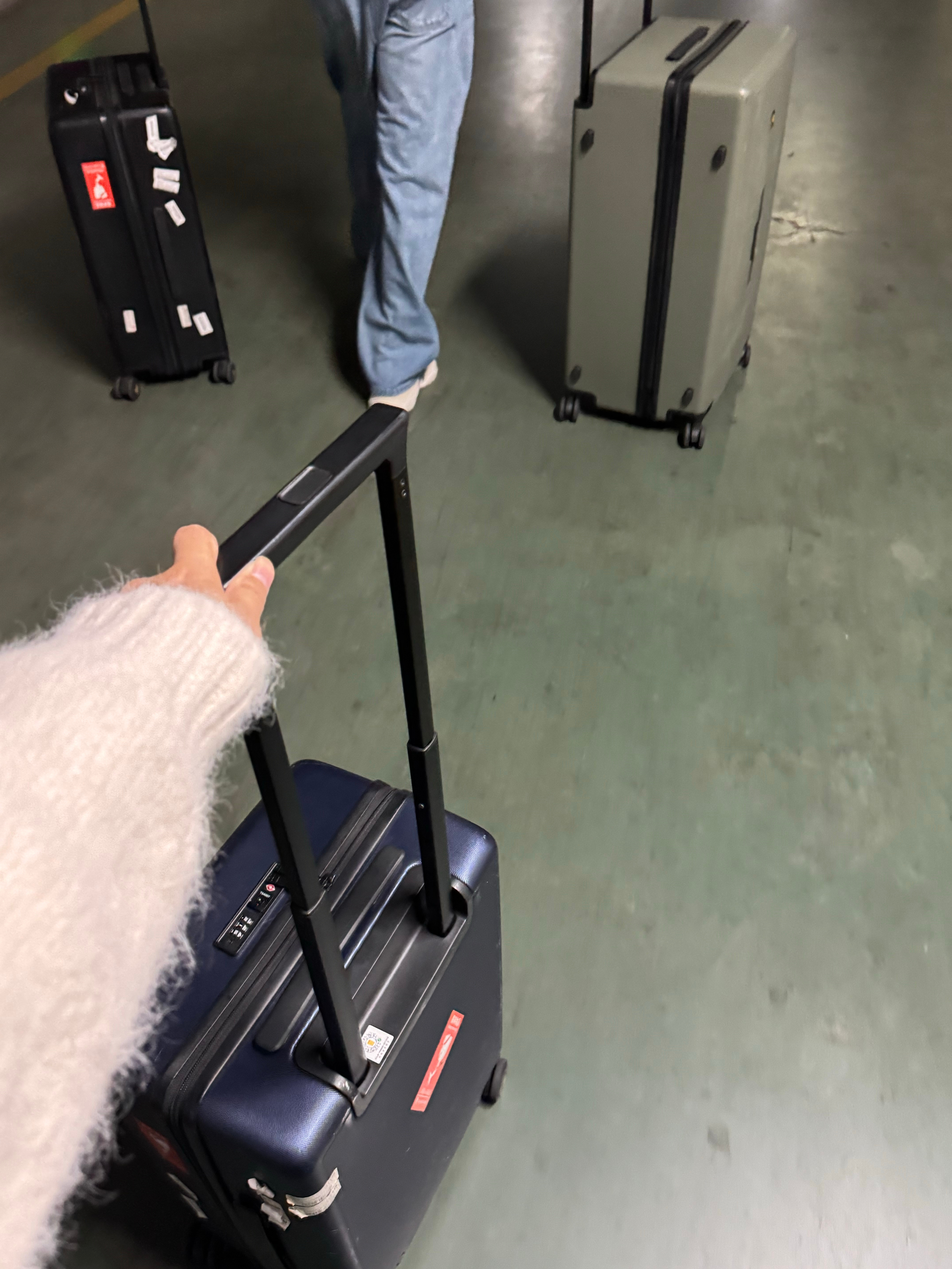 两个南方人第二次冬天去东北，行李箱差点进不去车