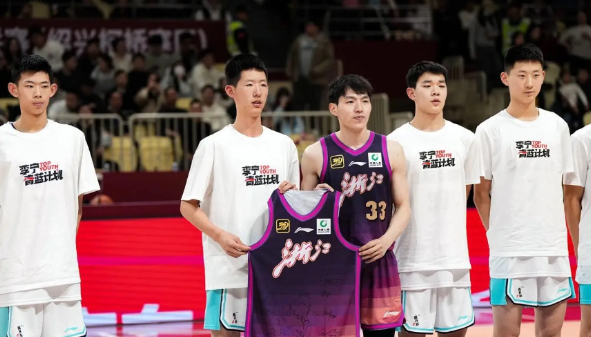 浙江稠州男篮休赛期是继续补强还是进行重建，俱乐部已到关键决策时刻，需要一个长远的