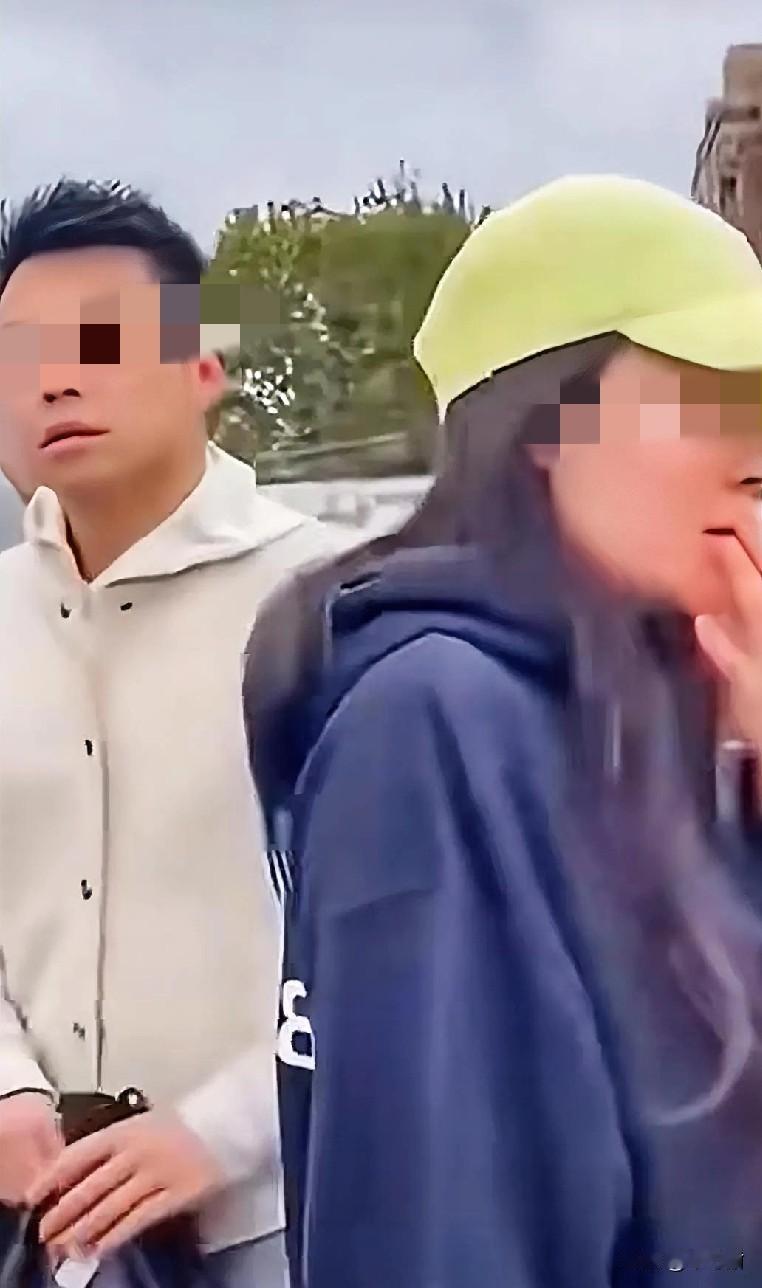 现在全国都知道了，上海某医院的停车场，此刻这男的唯一后悔的地方，就是为什么偏偏被