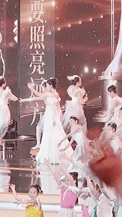 刘诗诗爱端就端吧毕竟是真的美